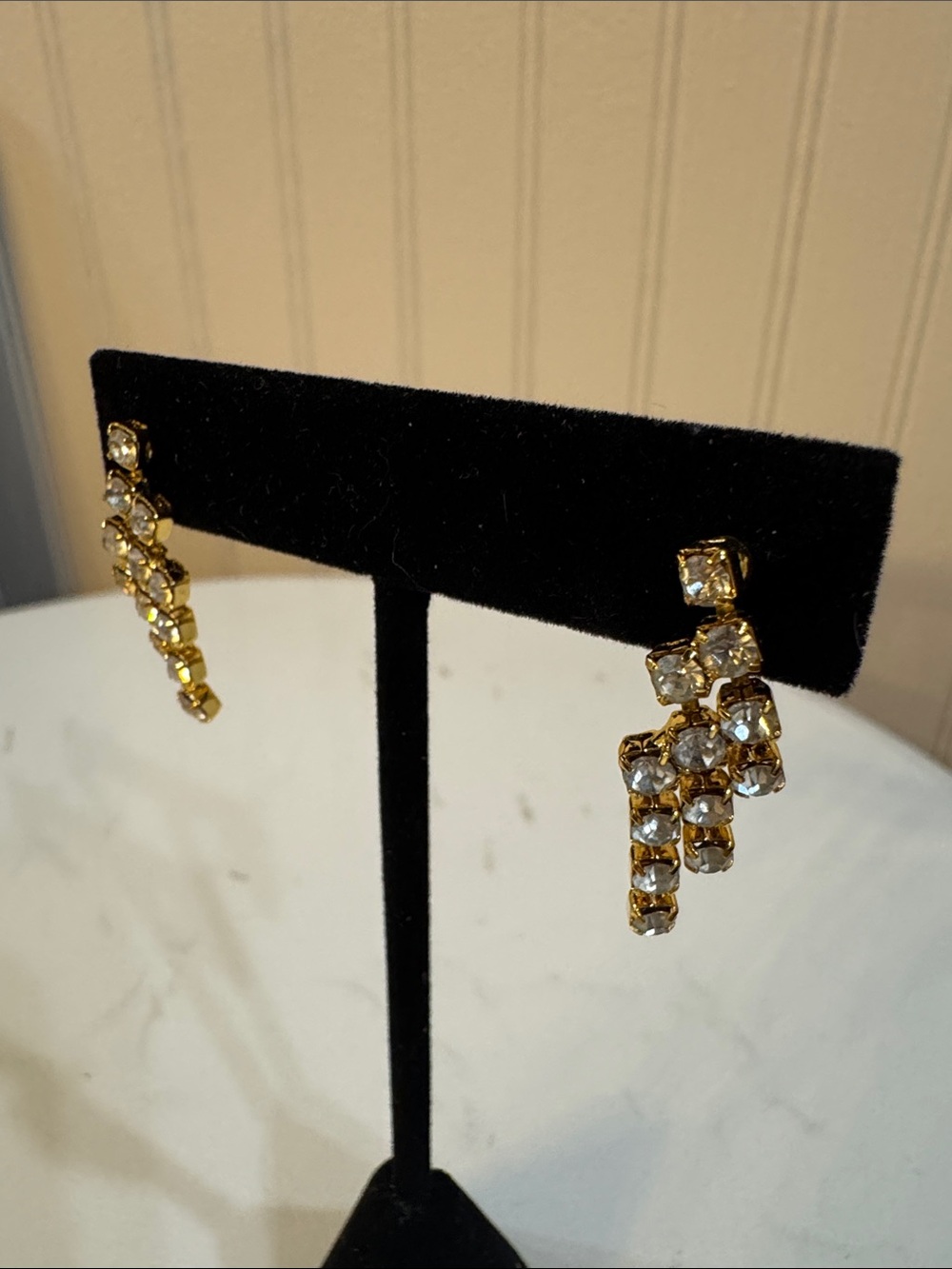 Vintage Clear Rhinestone & Gold Tone Classy Dangle Chandelier Pierced Earrings